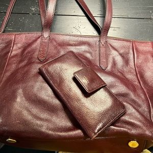 Fossil Leather tote w/matching wallet